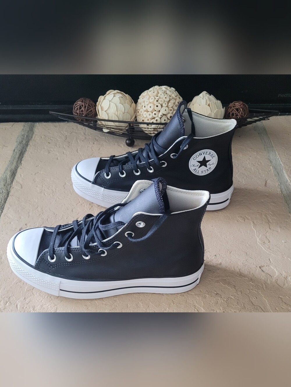 Size 8.5 Converse Chuck Taylor Lift Platform Black Leather Women Shoes 561675C - Picture 5 of 7
